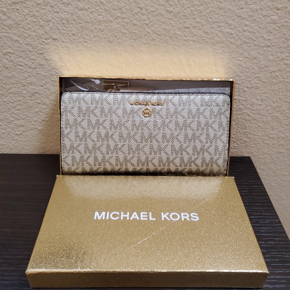 Michael kors Jet Set Charm Medium Wallet In the Box